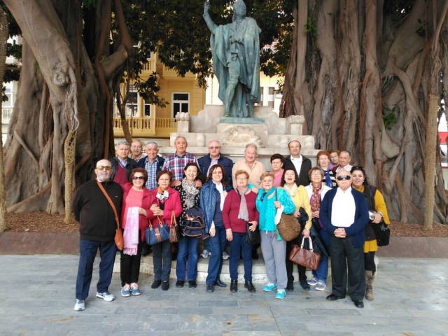 Buscando la historia de la ciudad.jpg